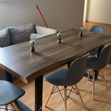 Zimmer In Wohnung Monteure Apartment Kuche Modern Enger Buitenkant foto